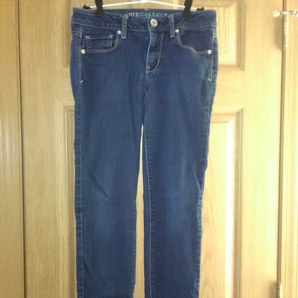 AEO 5-Pocket Super Stretch Skinny Jeans Sz 2S EUC! - Picture 1 of 7